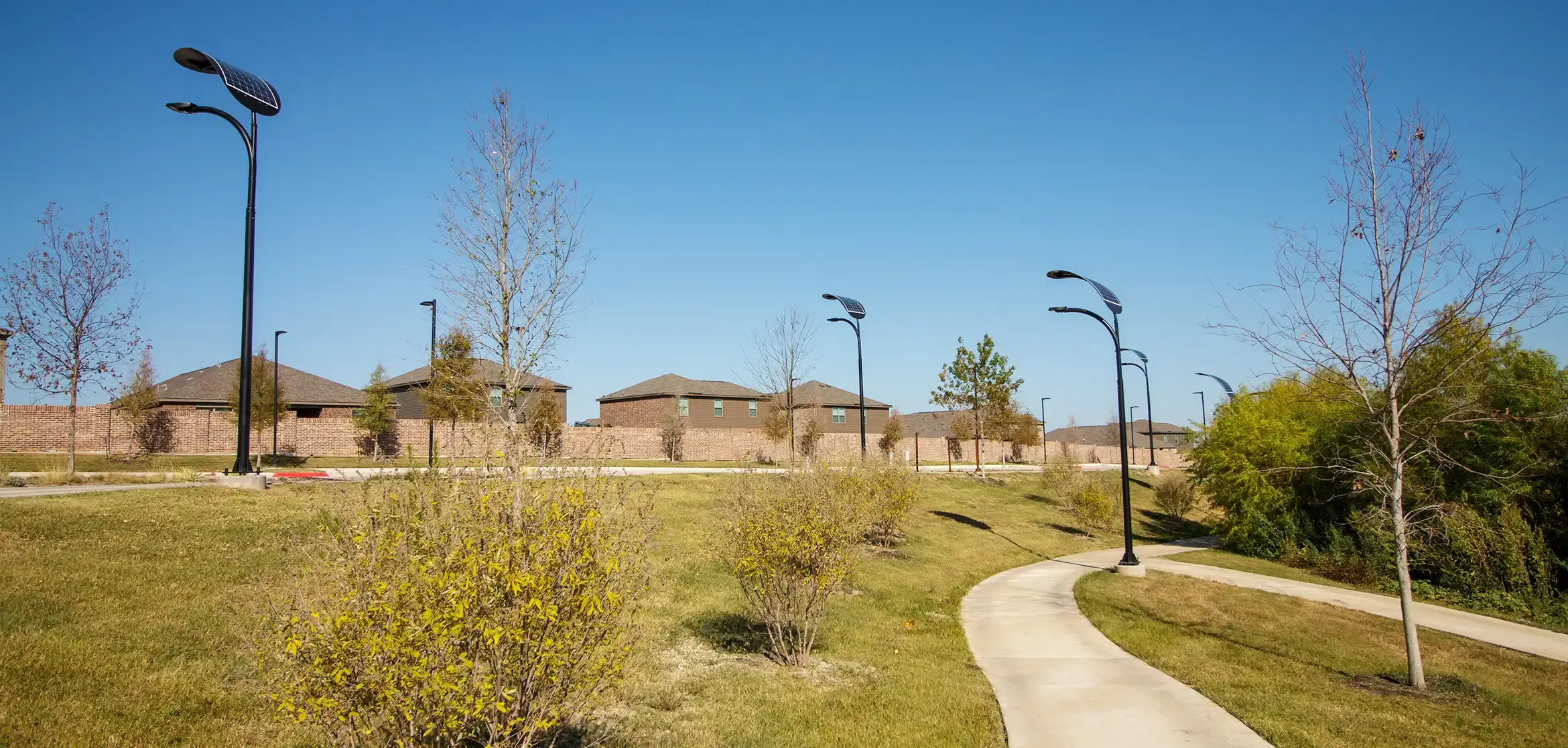 EnGoPlanet Park Solar Street Light System Installed in City Park